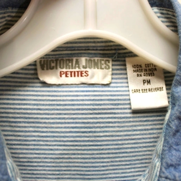 VINTAGE Victoria Jones Petites Blue Twill Pinstripe bear‎ Button Up Shirt - Picture 3 of 4